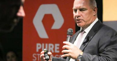 Pure Storage ชี้ดิจิทัลไทยโตเร็ว แต่อาจจะเสี่ยงกับการเลือกกลยุทธ์ที่เหมาะสมกับองค์กร Pure Storage ชี้ดิจิทัลไทยโตเร็ว แต่อาจจะเสี่ยงกับการเลือกกลยุทธ์ที่เหมาะสมกับองค์กร