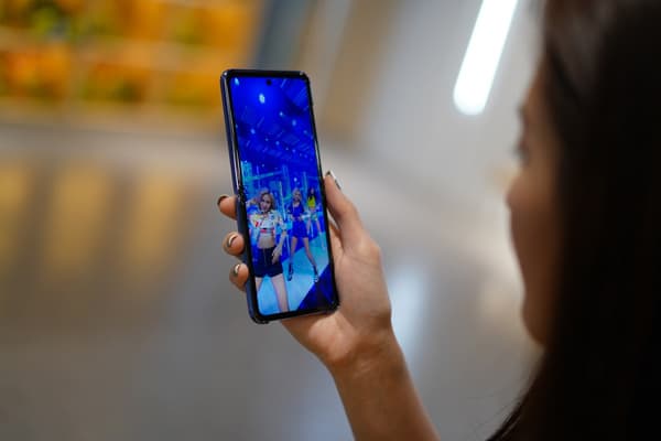 AIS 5G PLAY VR
