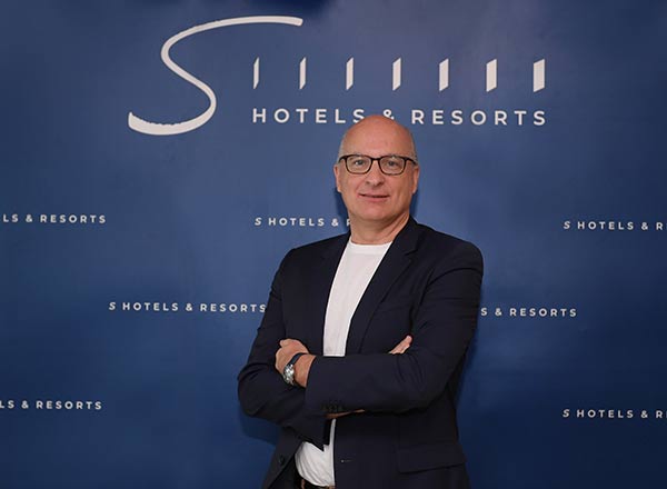 S HOTELS & RESORTS